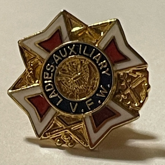 Vintage VFW Ladies Auxiliary 10K Gold Yellow Enamel lapel pin - Picture 4 of 9